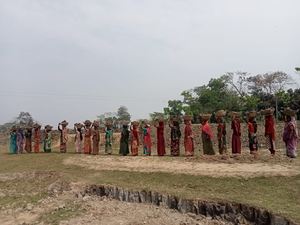Cash-for-work embankment crew before the monsoon